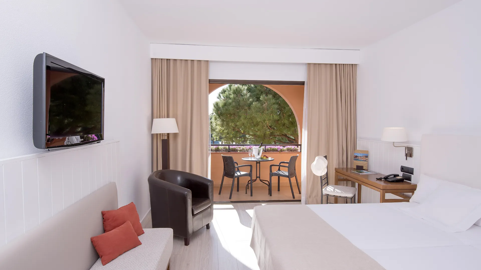 La Costa Hotel Golf & Beach Resort 팔스 4*,